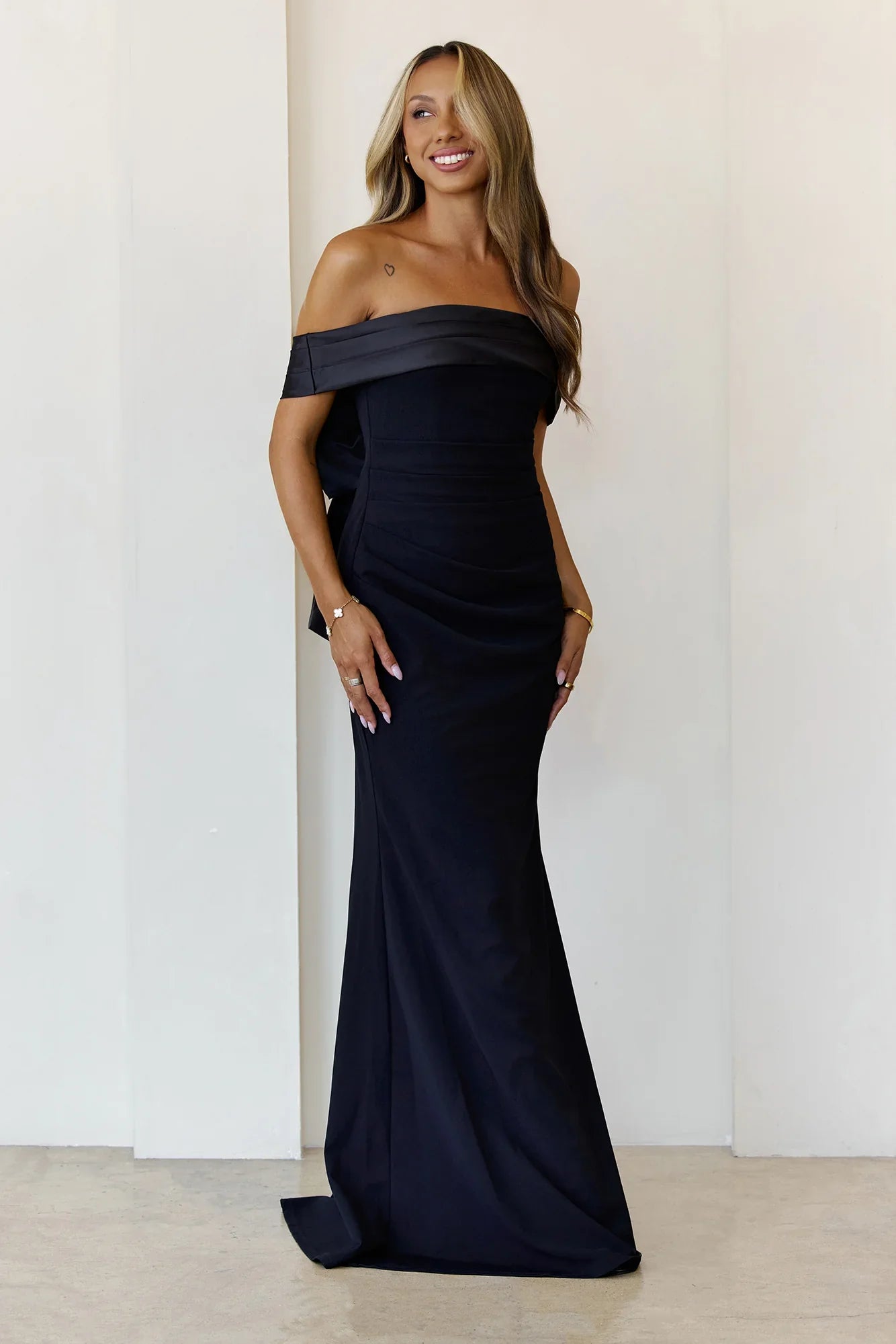 The Sleek Soirée Off Shoulder Maxi Dress Black